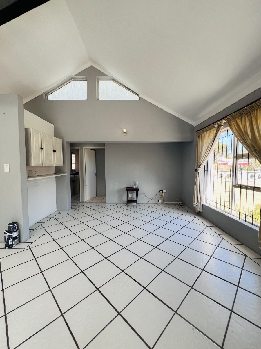 2 Bedroom Property for Sale in Pine Acres Western Cape